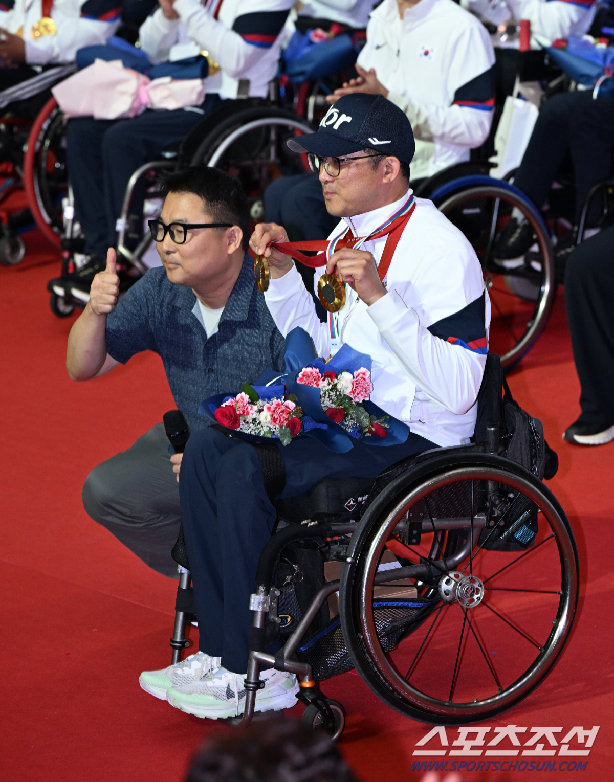 "선수단 전원 순금20돈 '찐'金메달-MVP는 하이브리드車" 파리패럴림픽…