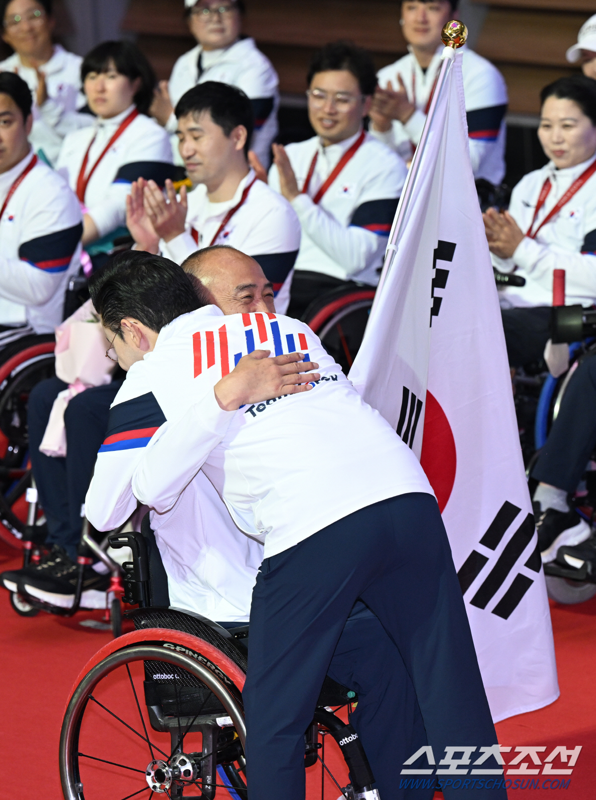 "선수단 전원 순금20돈 '찐'金메달-MVP는 하이브리드車" 파리패럴림픽…