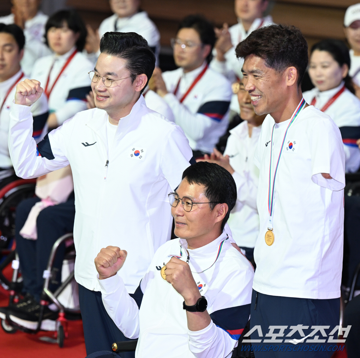 "선수단 전원 순금20돈 '찐'金메달-MVP는 하이브리드車" 파리패럴림픽…