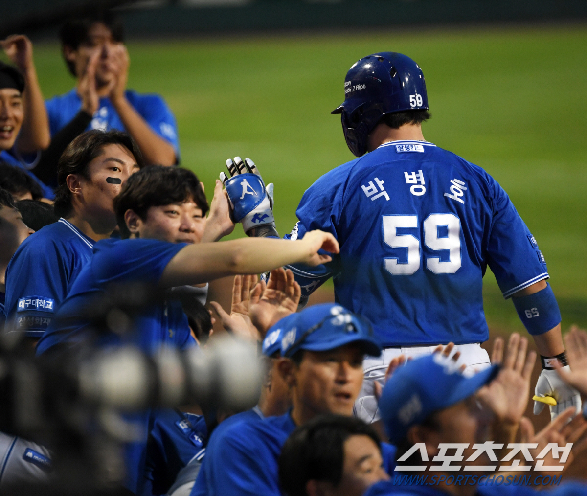 63구면 OK! 32일만의 복귀전 승리…삼성, 9년 만에 '10승 외인 …