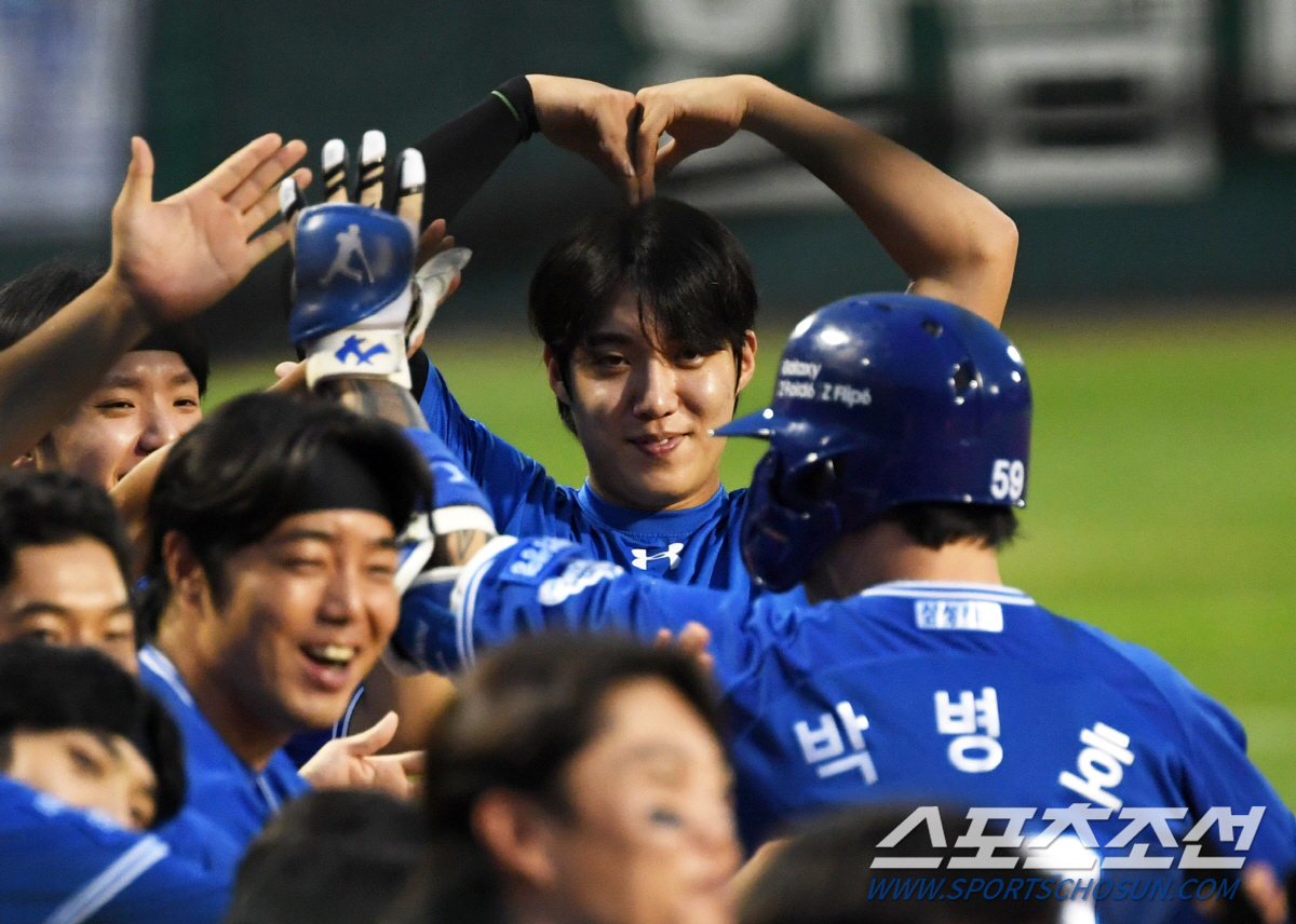 '박병호에게 하트를 보낸 사람은?' 홈런 매력에 푹 빠진 원태인...삼성…