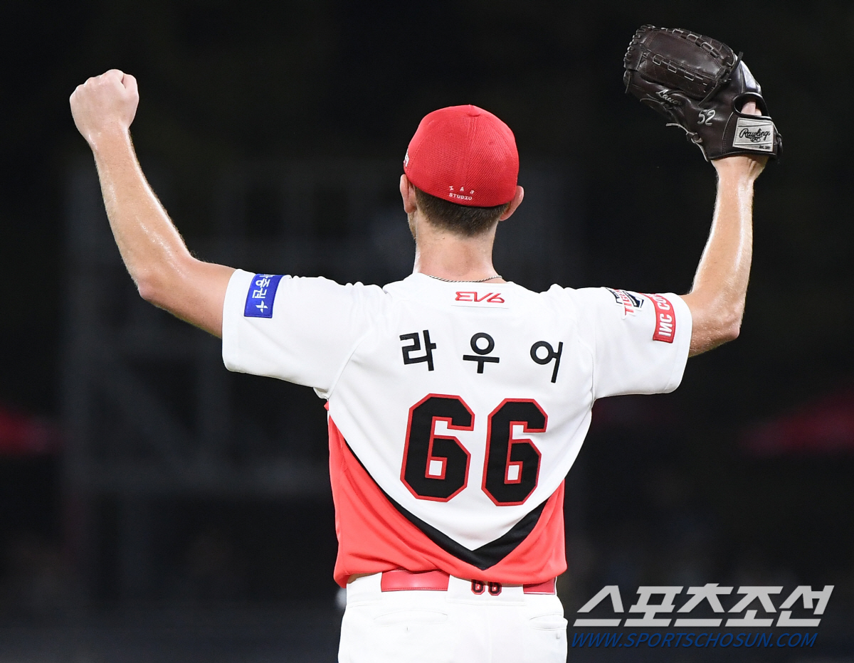 KIA 우승 위한 통큰 결단? ML 36승 투수가 본 이범호 리더십 "편…