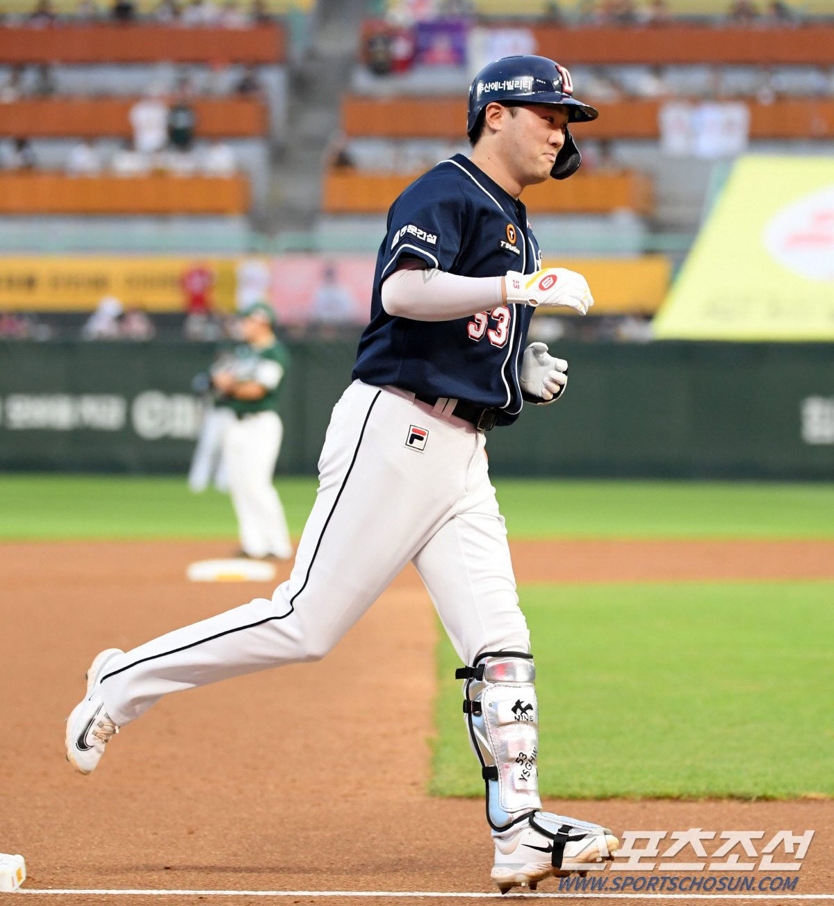 역사상 5번째 '잠실+30홈런' 토종거포인데…78억 캡틴 향한 '엇갈린'…