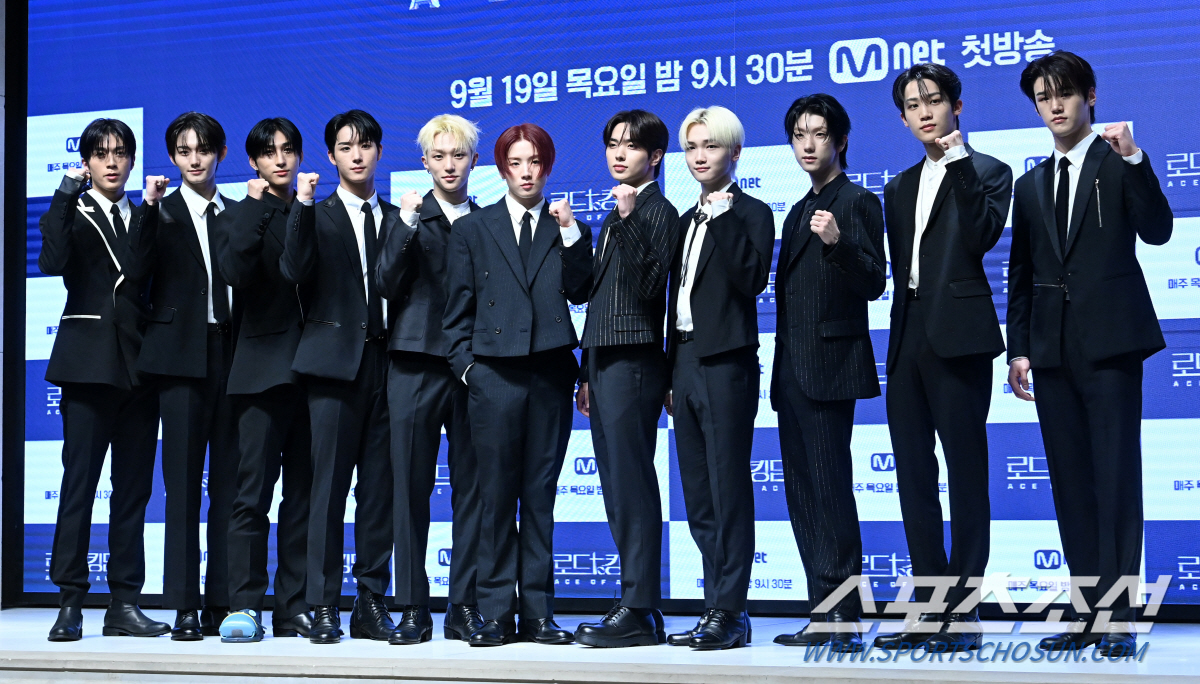 [포토] 더크루원, 로드 투 킹덤 파이팅!