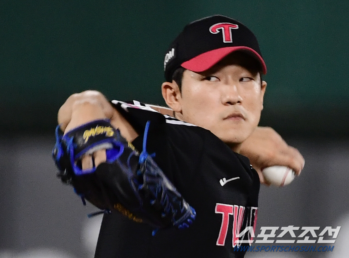 '어쩌다 위장 선발' 이석증으로 선발 불발 최원태. 1회 위기 등판→6회…