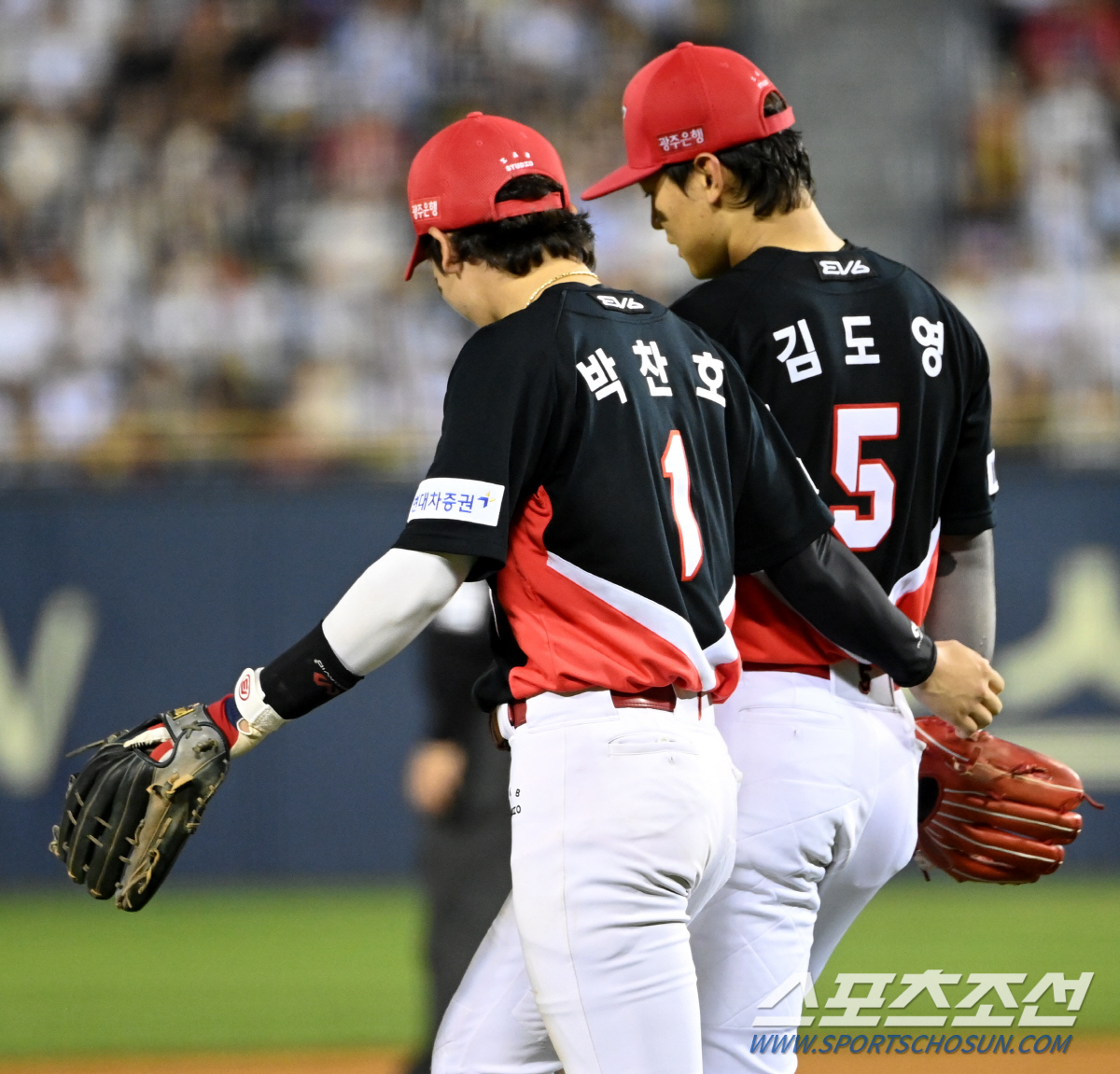 KS직행 했으니 OK? 방심 금물...실책 못 지우면 KIA V12+불패…