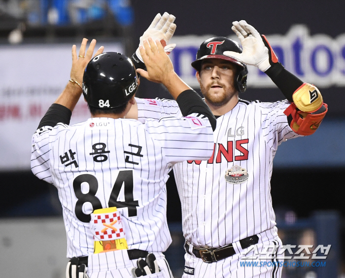 2위 삼성만 웃었다 'PO직행 매직넘버 1'…3위 싸움 두산-LG, DH…