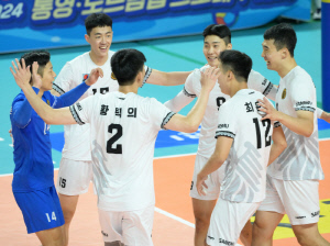 '충격 이변' 외인 없는 불사조 상무, 스타군단 한국전력 격침...프로의 굴욕 [통영 현장]