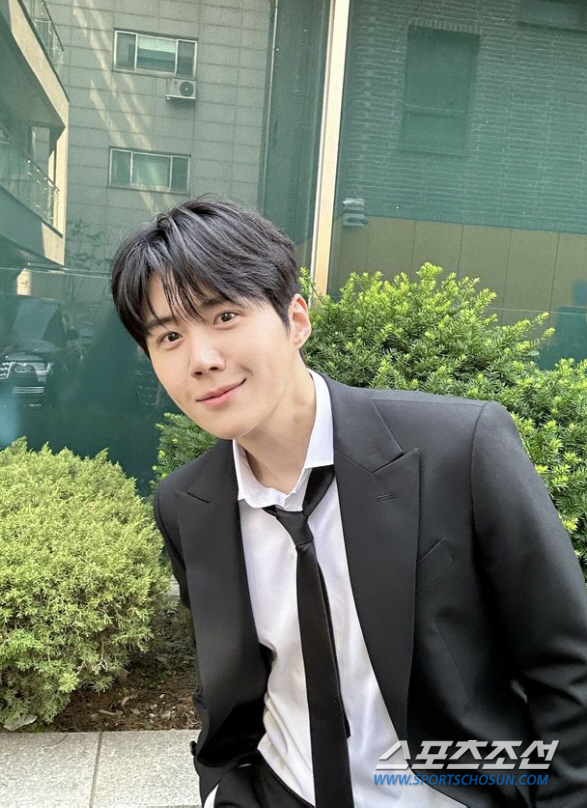 [청룡랭킹] (D-1) 대단한 김선호 팬들의 반격, 변우석 '아슬아슬' 1위 지키기