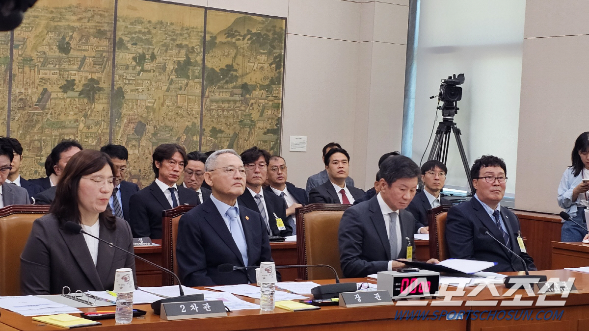 [문체위 속보] 정몽규 회장, 시작부터 '자료제출 비협조' 태도로 융단폭…