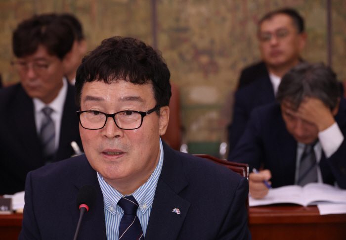 "내로남불의 극치" 김택규회장의 '엘리트탓'에 반발 폭발…협회 세력구도 …