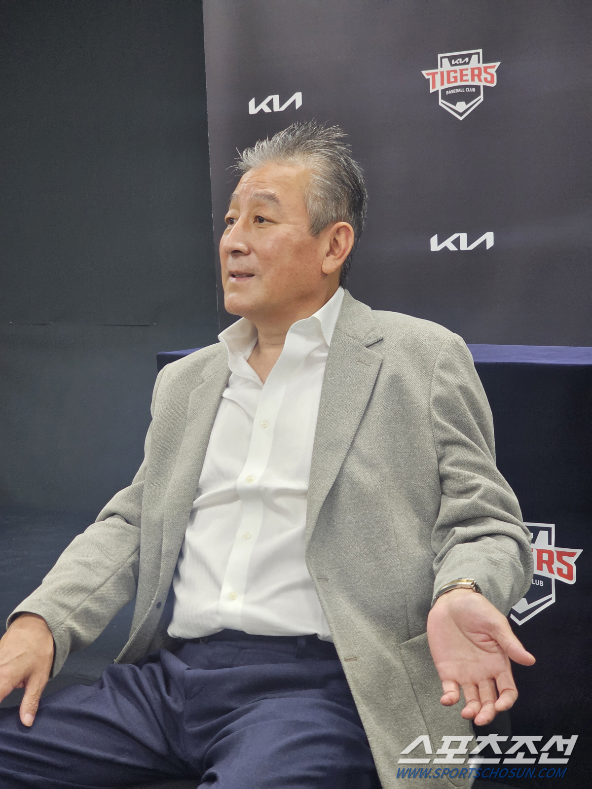 V11 일군 그 남자, '우주의 기운' 몰고 챔필 컴백…'V12 도전' …