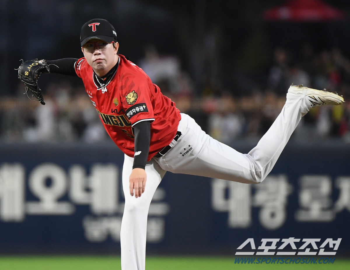 역대 최초 10년 연속 170이닝+2500이닝 돌파까지...대투수 위대한…