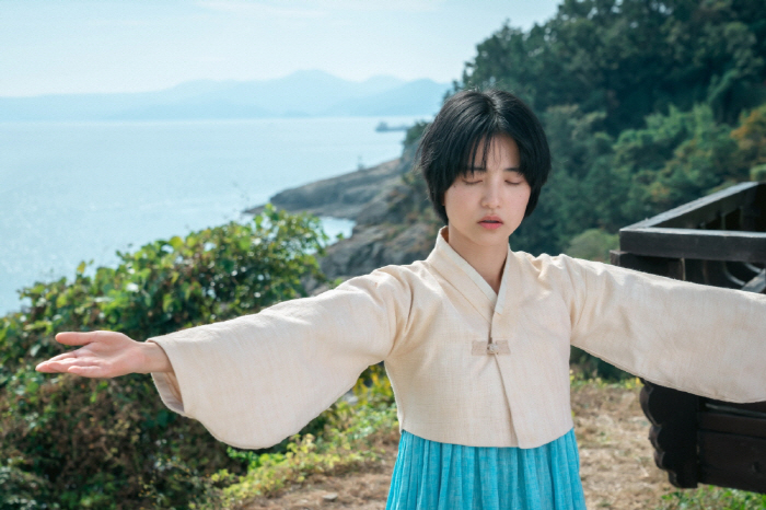 나희도 전부터 이미 '정년이'였네..김태리 "소리 연습에만 3년, 無에서…