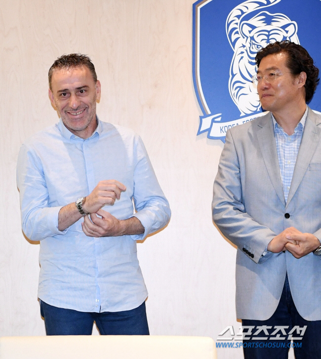 "지금이 홍명보 감독 면박주고, 팀 와해시킬 때인가" '벤투 영입' 김판…