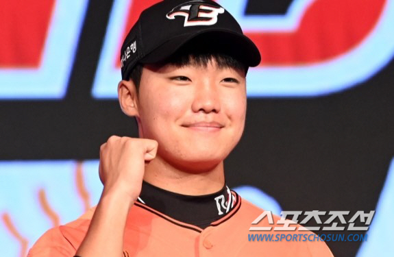 정우주도 5억원 계약. 문동주-김서현과 '5억-160km 트리오' 탄생.…