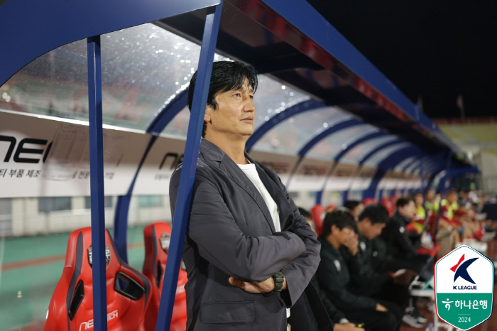 [현장리뷰]'이동준 부상→이동경 쐐기골' 김천 상무, 광주 2-0 잡고 …