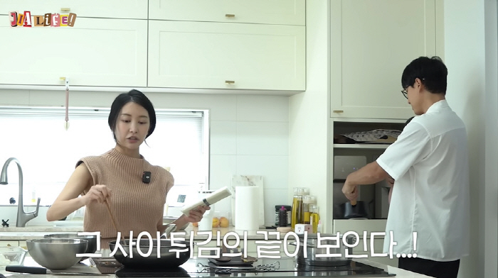 이지훈♥아야네, 70일 딸 안고 기름 요리라니...안전불감증 지적에 "조심할 것" [SC이슈]