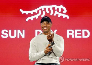 [고침] 스포츠(상표권 분쟁 휘말린 타이어 우즈 골프의류…)