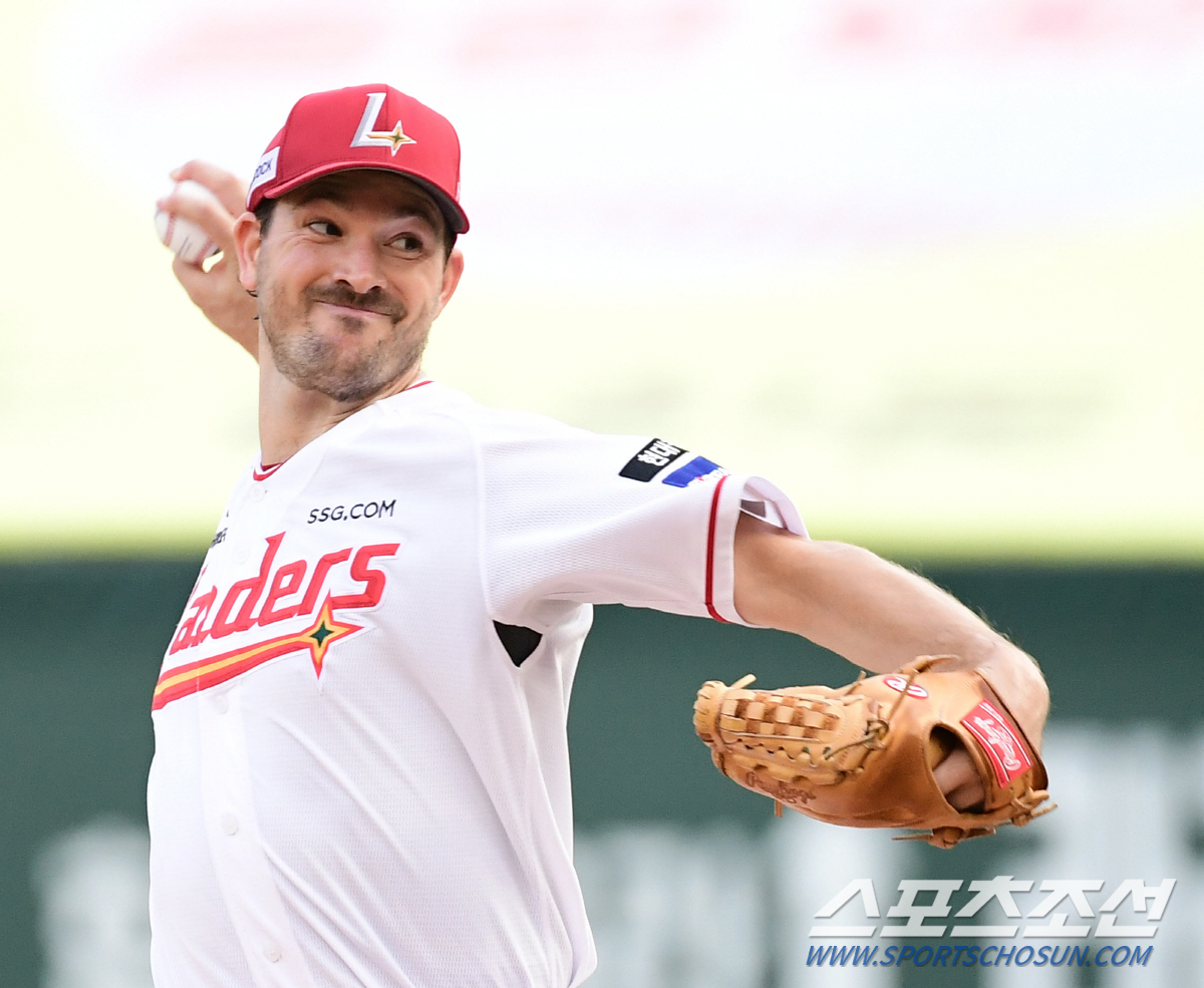 LG전 6실점 악몽 지우고, SSG 구세주 될까...이숭용 감독 "앤더슨…