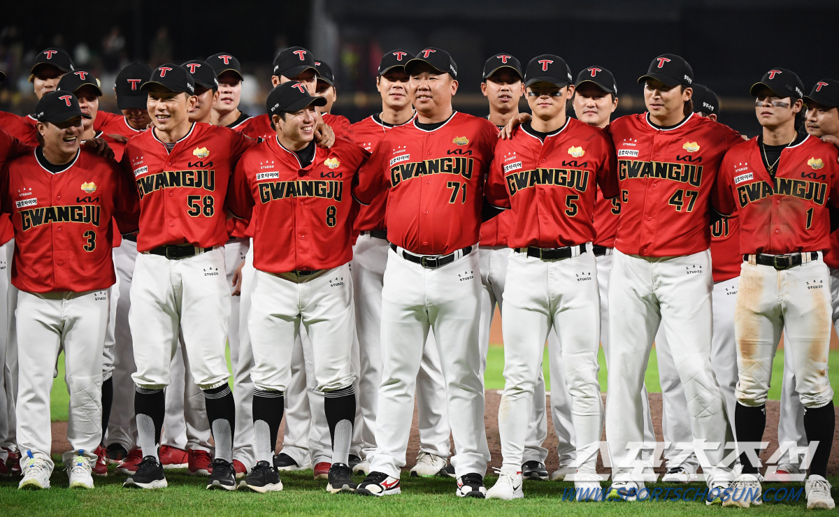 V12 스토리, 최종장 돌입! KIA, 광주서 KS 대비 훈련 시작…17…