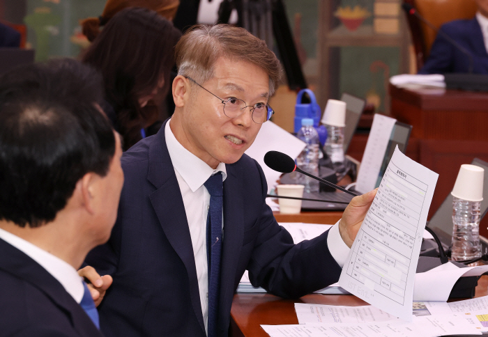 [속보]배드민턴협회 '반대파 숙청' 총회 제동걸렸다…문체부 "정관 위배 중단 요구", 국정감사서도 문제제기