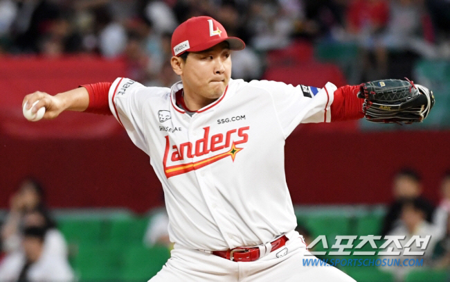 "제 공 아직 쓸만 합니다" 방출 통보 받고 애틋한 이별, 야구 포기 안…