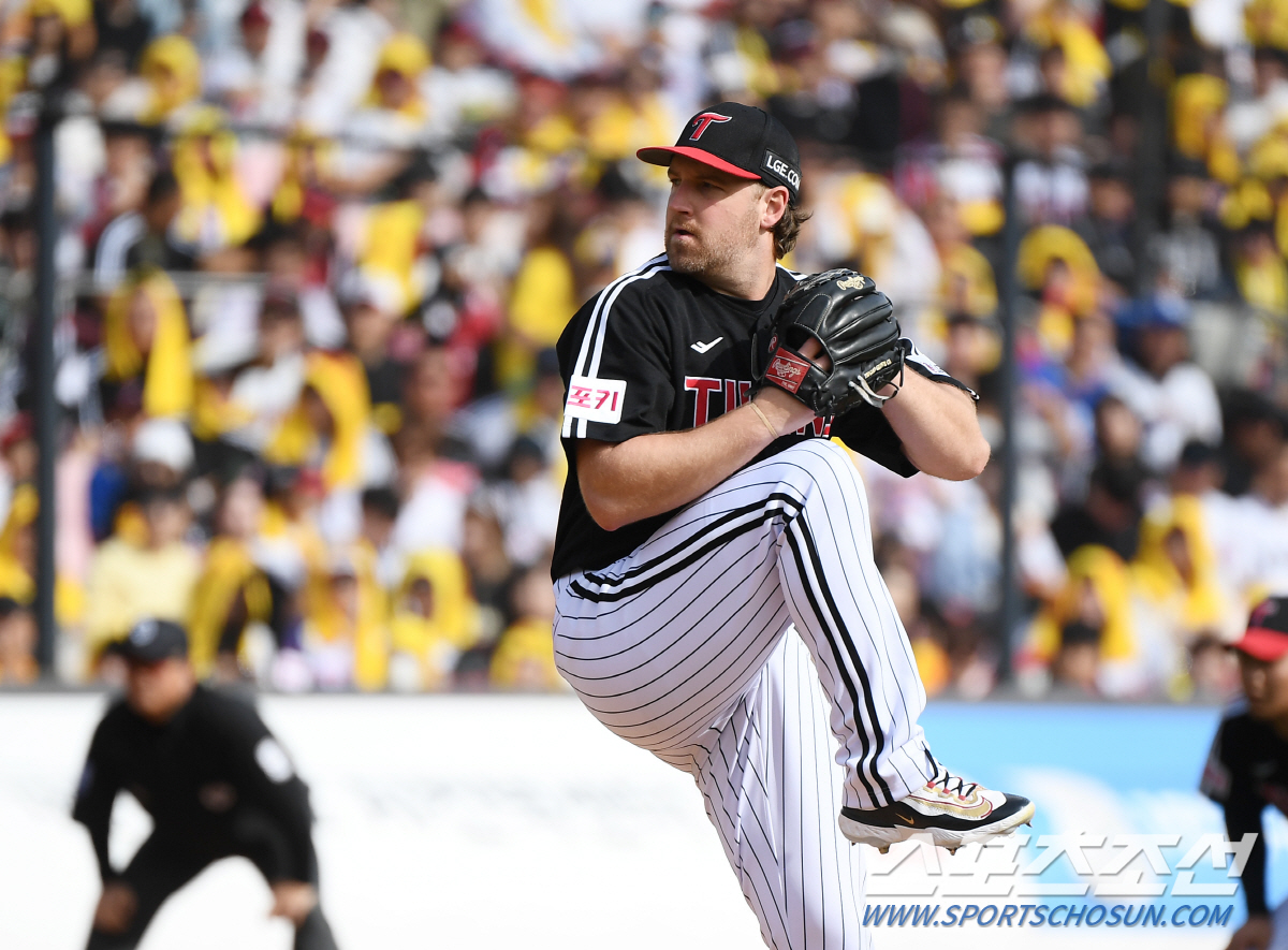 '153km 찍었는데...' 사흘 휴식 투혼도 물거품. 1차전 87구 3…