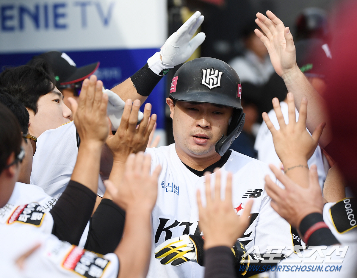 '오지환-신민재 끝내기 충돌이라니...' 박영현 10아웃 퍼펙트+ 심우준…