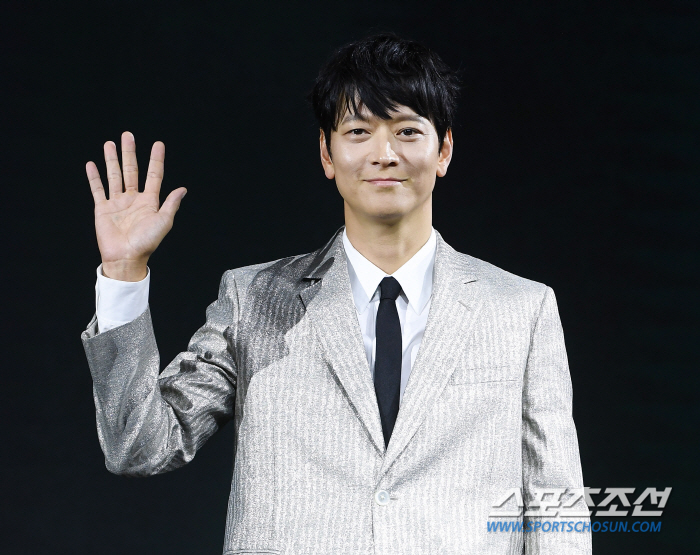 '전,란' 강동원 "첫 노비 역할, '미남 노비' 만족해"