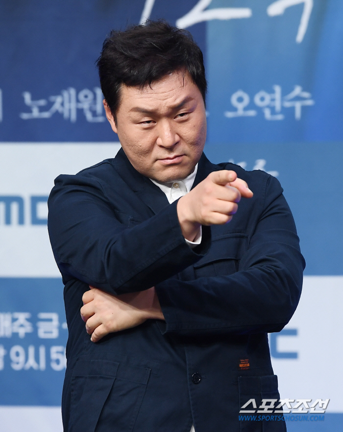 [포토] 윤경호 '이번엔 범죄자 잡는 형사입니다'