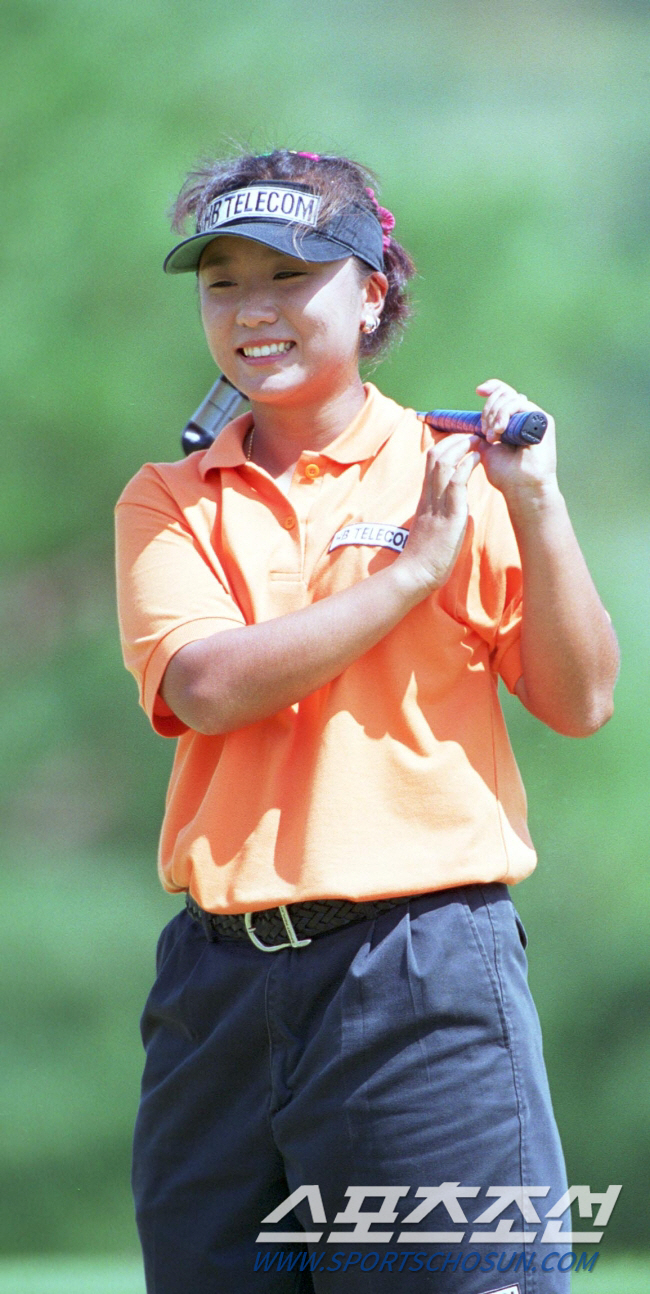 'LPGA 제패'에도 의리 지킨 레전드…윤이나 '후원사 결별설' 결말은