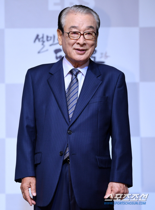 '89세' 이순재, 건강악화 심각 "의사 소견으로 공연 취소 결정" [공…