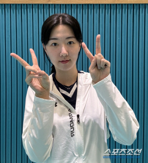 '연봉퀸' 왕관을 견뎌라! 9년만에 유니폼 갈아입은 강소휘…첫경험 쓴맛→반전이 필요해 [인터뷰]