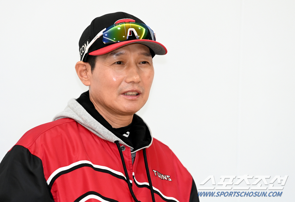 '지면 탈락' 벼랑끝 LG, 염경엽 감독의 총력 선언 "에르난데스, 임찬…