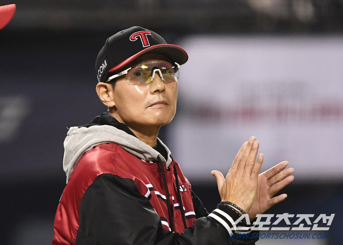 염경엽 감독은 왜 PO 1승 하고 '왕조' 얘기를 꺼냈을까 "KS 꼭 가…