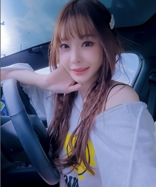 서유리, 서병길PD와 이혼 폭로전+11억 빚 상환한 올해.."순간은 괴로…