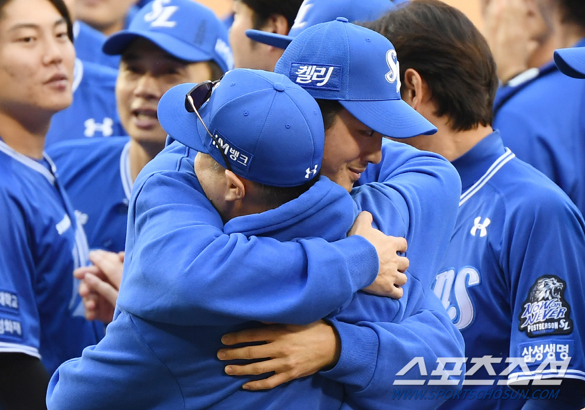 '배트 잡고 있다가 강민호 홈런에 눈물...' 9년만의 KS 구자욱 "밤…