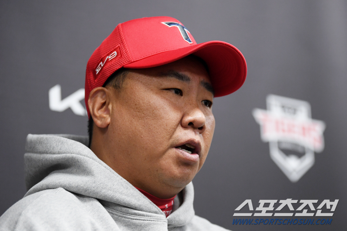 비가 끌어내린 원태인, KIA 대역전 가능? 이범호 감독 "좋은 상황 만…