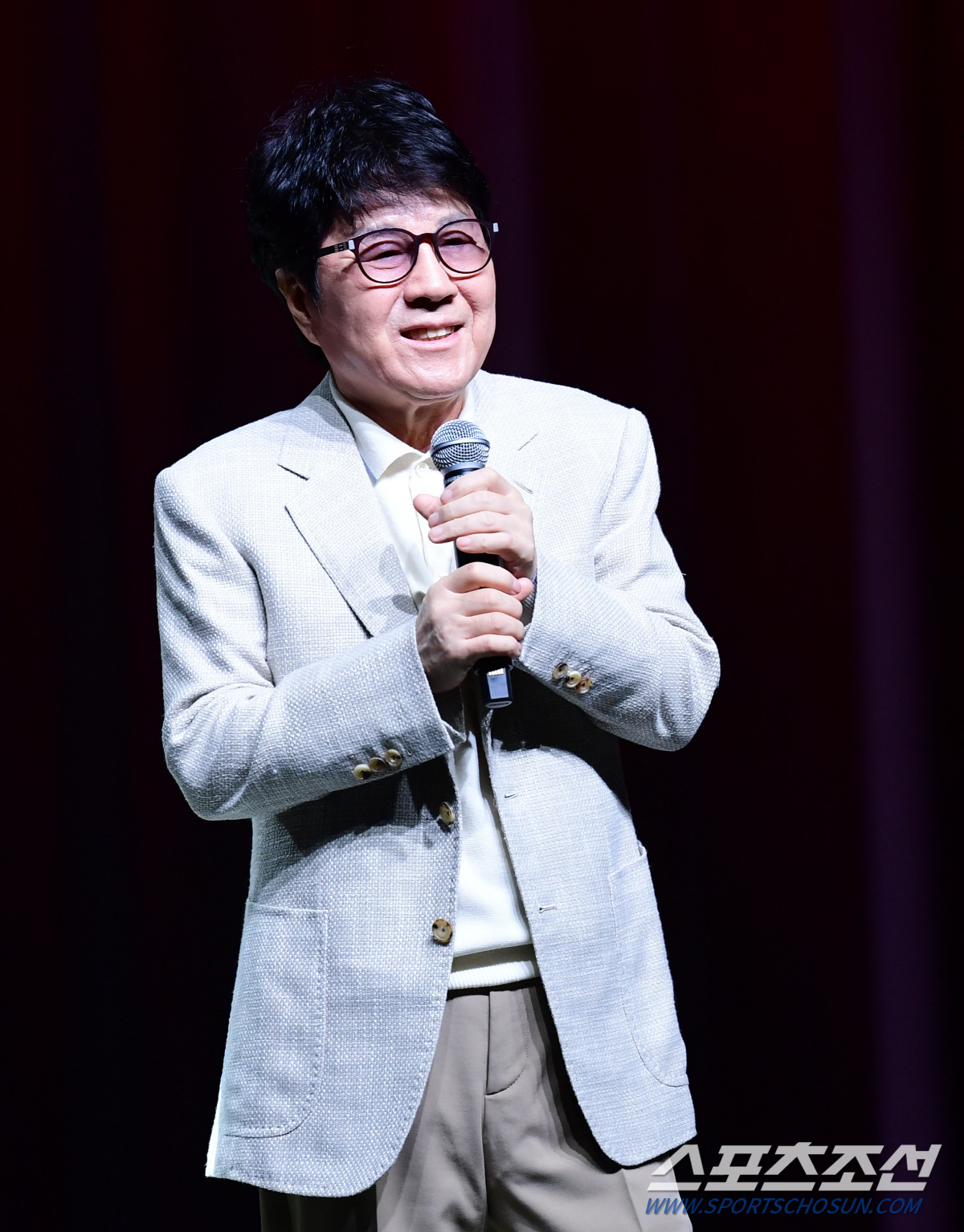 조용필 "사랑 노래 너무 많이 불렀다, 이젠 희망 주는 음악으로"