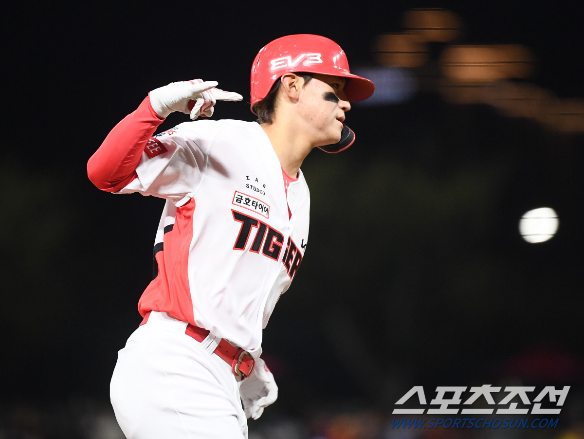 '역시 광주 슈퍼스타' MVP 예약자, 한국시리즈 첫 홈런까지 터졌다[K…