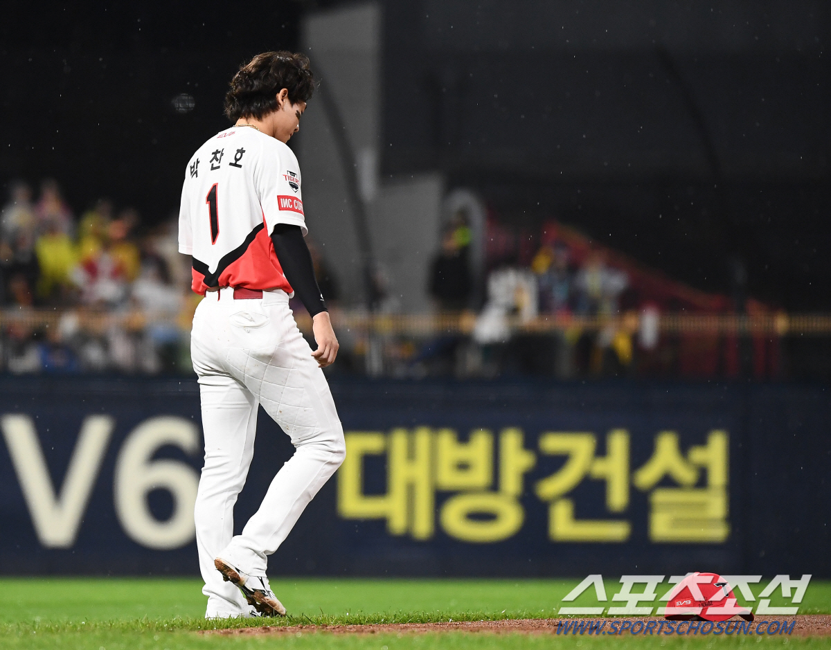 무안타+실책→반등, 그런데 역전타 실패…첫 KS 이렇게 어렵나, 그래도 …