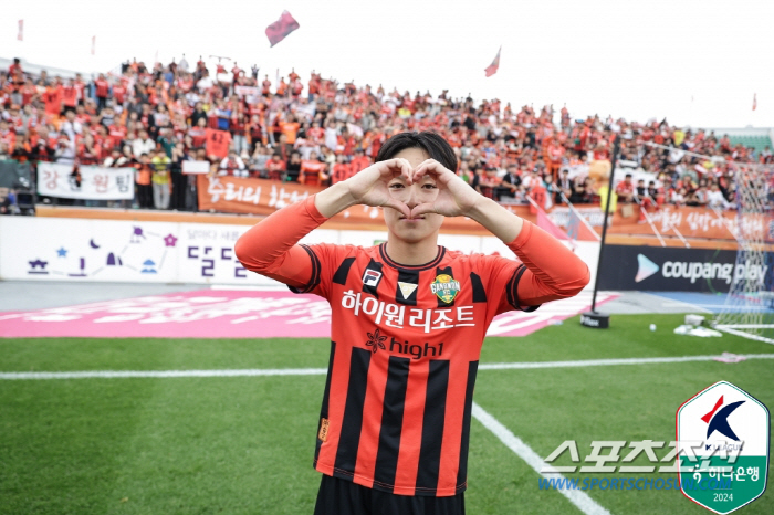 '18살, K리그 11골, EPL 진출' 박주영 신드롬 소환한 역대급 신…