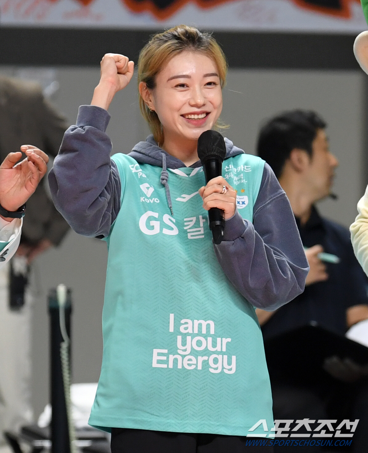 '일론 머스크도 반한 그녀가 떴다' 배구장 찾은 사격 메달리스트 김예지.…