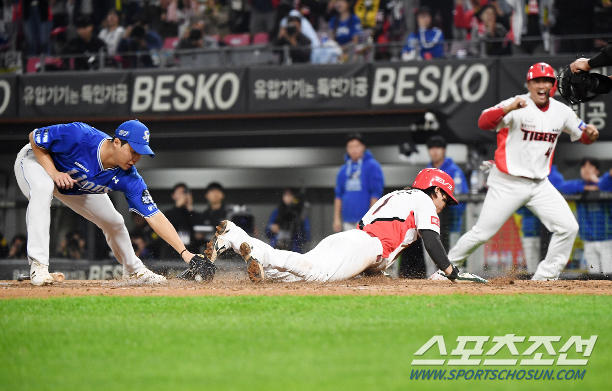 '차라리 안타 맞았으면 덜 억울했다' 1차전 악몽의 재림, 폭투에 또한번…