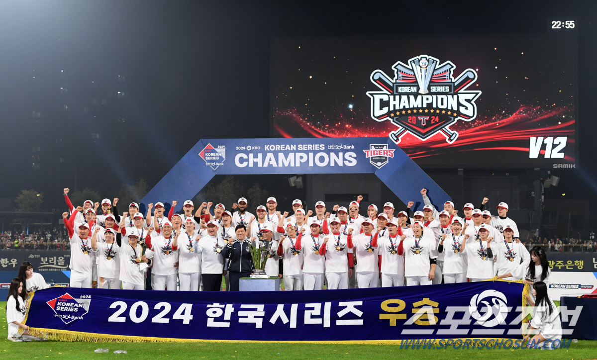 우승 직후, 주전 포수의 작심 쓴소리 "KIA 선수들 의식 바꿔야 한다"…