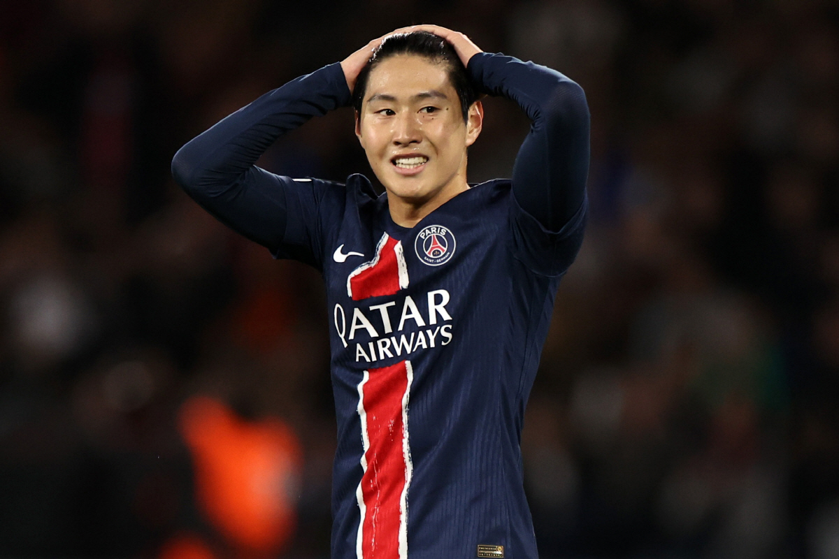 "이강인을 왜 건드려" '가자, 중국인' 인종차별 PSG 팬, 서포터스 …