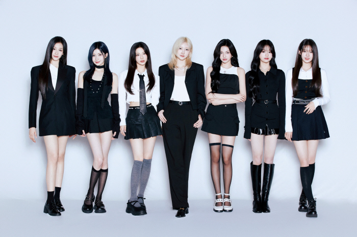 [SC현장]"선배들처럼"…베이비몬스터, GD·로제·제니 이어 막내딸도 차…