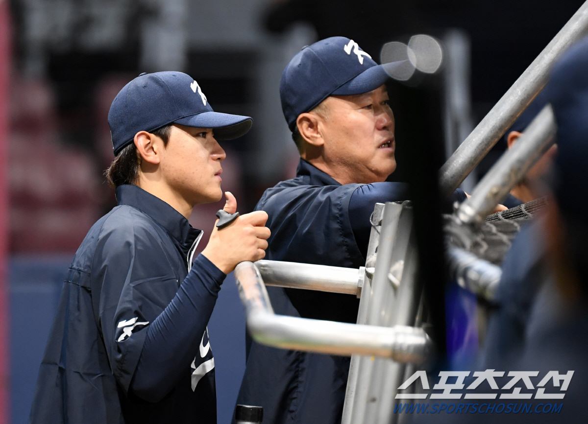 [SC숏폼] 통산 340홈런 KBO 레전드 장종훈 코치 사랑을 독차지한 …