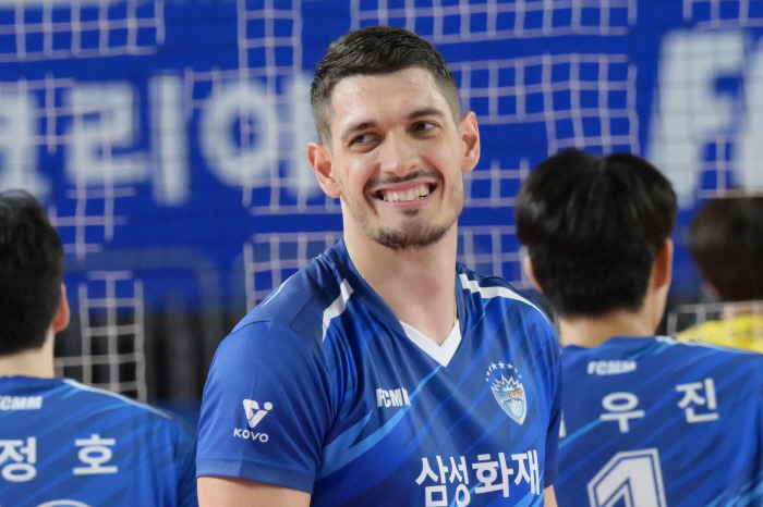삼성화재의 반전, 외인의 '엄지손가락'에 달렸다 "워낙 중요한 부위라서……